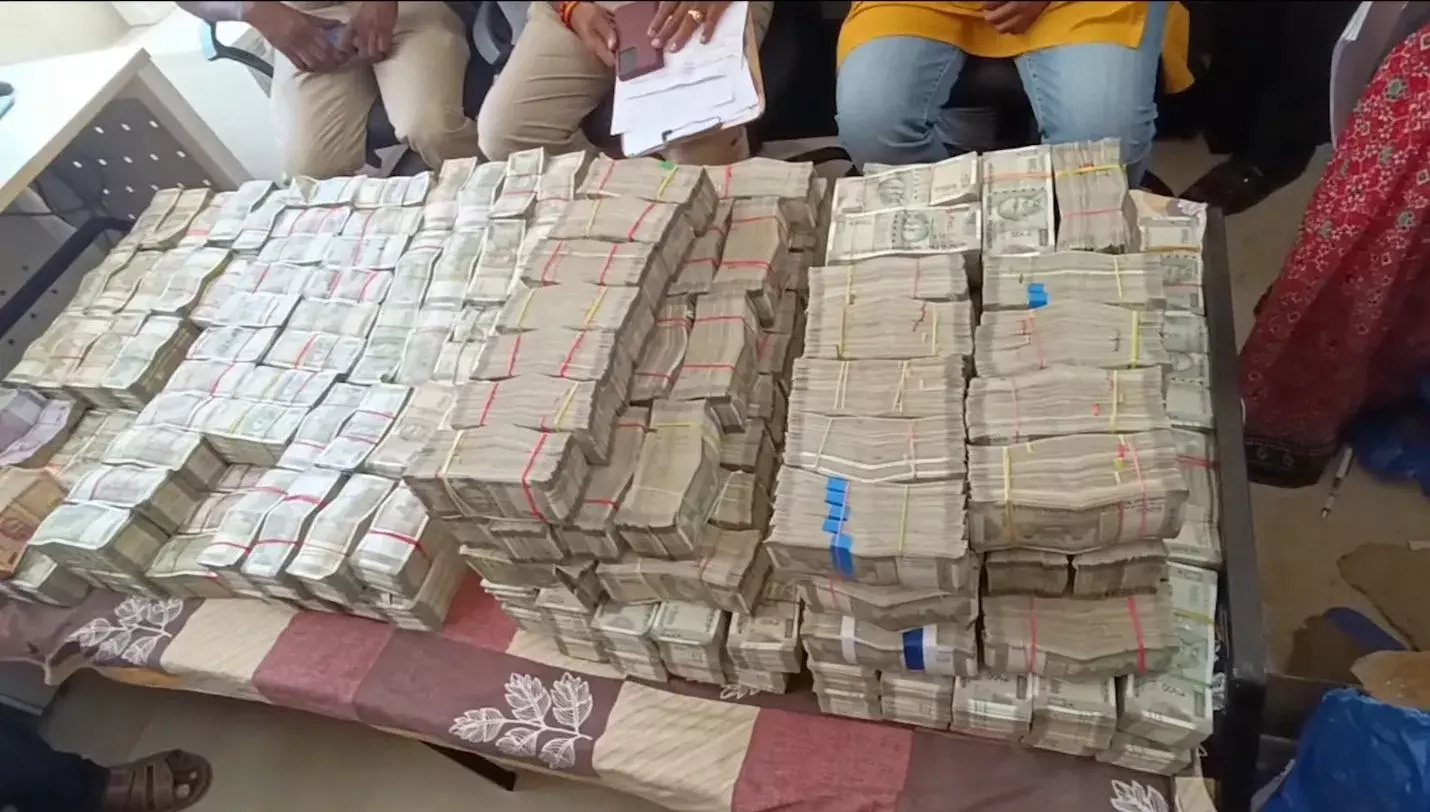 AP:  నల్లజర్లలో రూ. 7 కోట్లు సీజ్‌