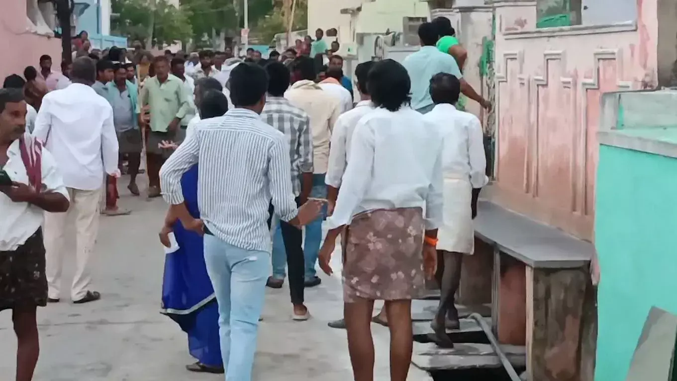 AP: పల్నాడులో రెచ్చిపోయిన వైసీపీ శ్రేణులు