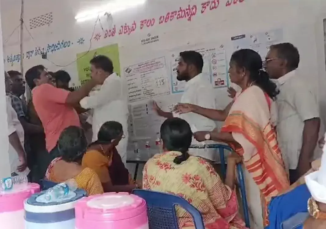 AP: వైసీపీ అభ్యర్థి శివకుమార్‌ చెంప చెల్లుమనిపించిన ఓటరు