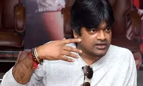 Harish Shankar : ఎవరో బటన్ నొక్కితే బతికే కర్మ మనకు లేదు: హరీశ్ శంకర్ Harish Shankar : ఎవరో బటన్ నొక్కితే బతికే కర్మ మనకు లేదు: హరీశ్ శంకర్