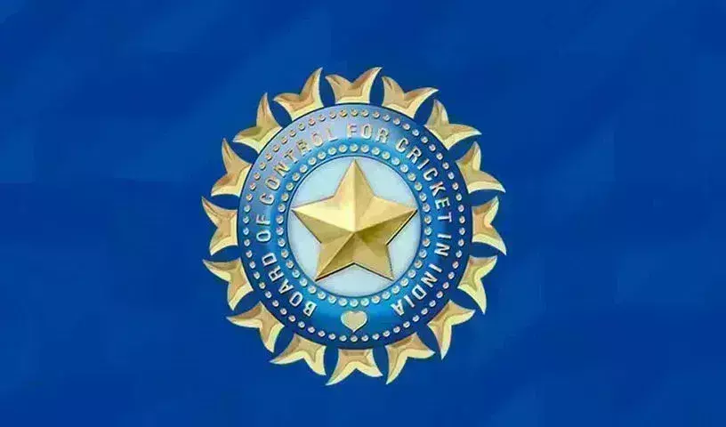 BCCI: టీమిండియా కు హెడ్ కోచ్ కావలెను .. BCCI: టీమిండియా కు హెడ్ కోచ్ కావలెను ..