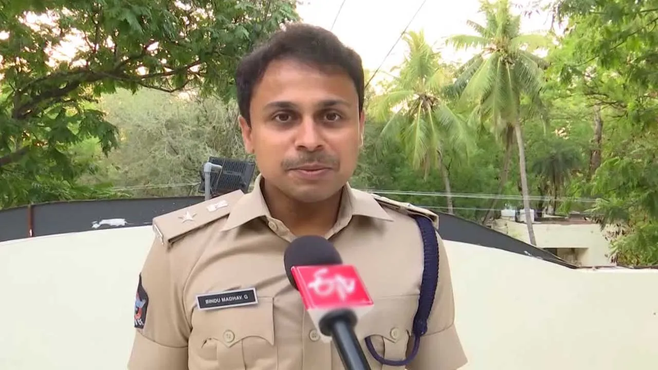 AP : పల్నాడు ఘటనలపై ఎస్పీ బిందు మాధవ్ సీరియస్ AP : పల్నాడు ఘటనలపై ఎస్పీ బిందు మాధవ్ సీరియస్