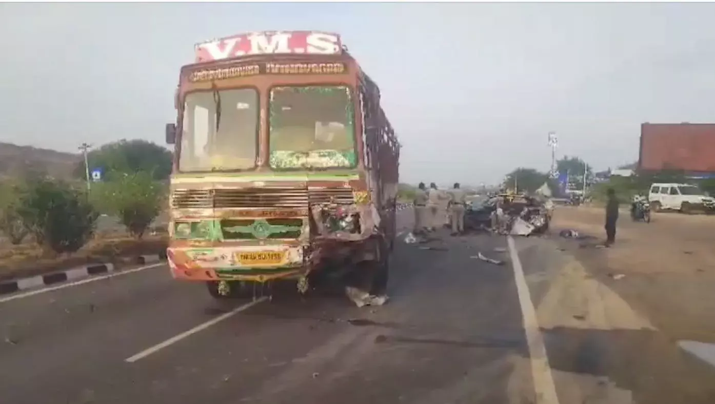 ACCIDENTS: నెత్తురోడిన రోడ్లు ACCIDENTS: నెత్తురోడిన రోడ్లు