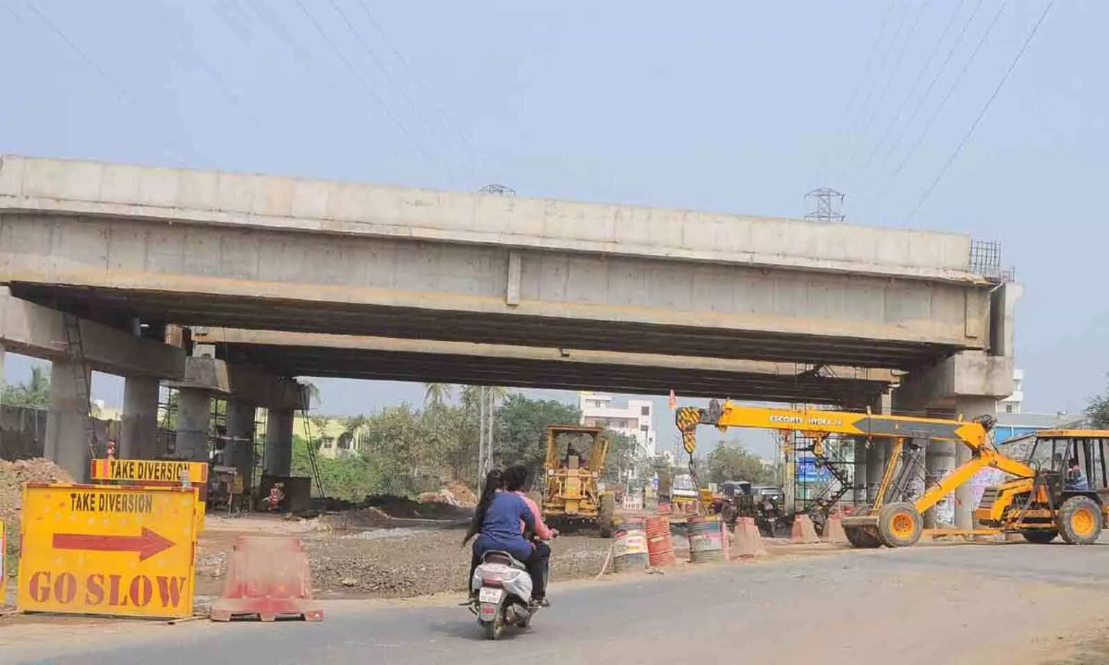 Vijayawada: విజయవాడ బైపాస్ రోడ్డు నిర్మాణంలో జాప్యం Vijayawada: విజయవాడ బైపాస్ రోడ్డు నిర్మాణంలో జాప్యం