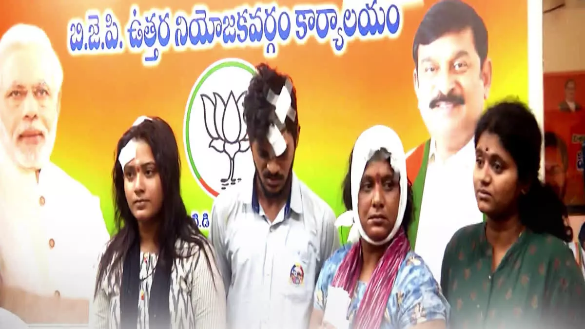 ఉత్తరాంధ్రలో వైఎస్సార్సీపీ కడప రాజకీయం ఉత్తరాంధ్రలో వైఎస్సార్సీపీ కడప రాజకీయం