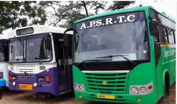 AP: స్వామి భక్తు చాటుకుంటున్న ఆర్టీసీ అధికారులు AP: స్వామి భక్తు చాటుకుంటున్న ఆర్టీసీ అధికారులు