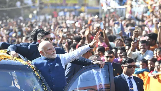 AP News: ప్రధాని మోడీ రోడ్ షోలో డ్రోన్స్ కలకం , హోంశాఖ సీరియస్ AP News: ప్రధాని మోడీ రోడ్ షోలో డ్రోన్స్ కలకం , హోంశాఖ సీరియస్