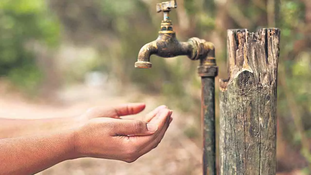 jaljeevan mission : జలజీవన్ మిషన్ పనుల్లో కమీషన్లు వచ్చే బిల్లులకే చెల్లింపులు jaljeevan mission : జలజీవన్ మిషన్ పనుల్లో కమీషన్లు వచ్చే బిల్లులకే చెల్లింపులు