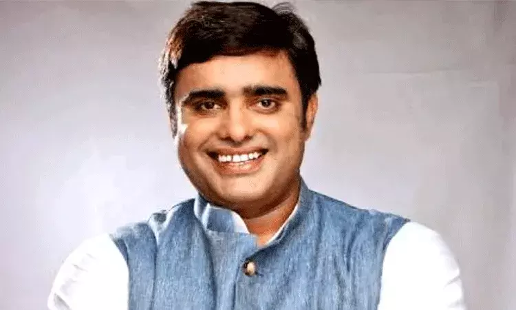 ఓటింగ్ రోజే గుండెపోటుతో మృతి చెందిన ఎమ్మెల్యే ఓటింగ్ రోజే గుండెపోటుతో మృతి చెందిన ఎమ్మెల్యే