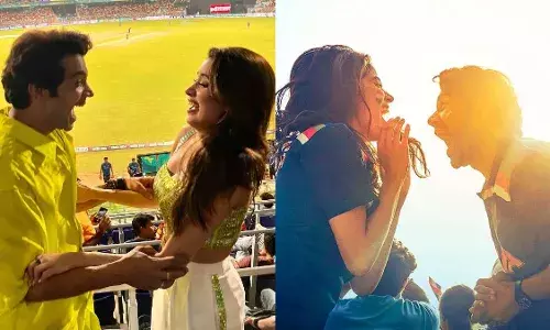 KKR vs SRH IPL Match : జాన్వీ కపూర్, రాజ్కుమార్.. మిస్టర్ అండ్ మిసెస్ మహి పోస్టర్ రీక్రియేషన్ KKR vs SRH IPL Match : జాన్వీ కపూర్, రాజ్కుమార్.. మిస్టర్ అండ్ మిసెస్ మహి పోస్టర్ రీక్రియేషన్