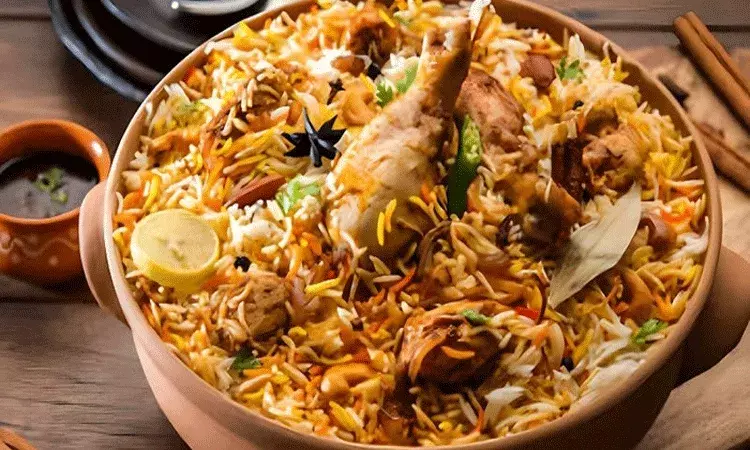 రెస్టారెంట్లో బిర్యానీ తిని మరణించిన మహిళ.. మరో 178 మంది తీవ్ర అస్వస్థతో ఆసుపత్రిలో.. రెస్టారెంట్లో బిర్యానీ తిని మరణించిన మహిళ.. మరో 178 మంది తీవ్ర అస్వస్థతో ఆసుపత్రిలో..