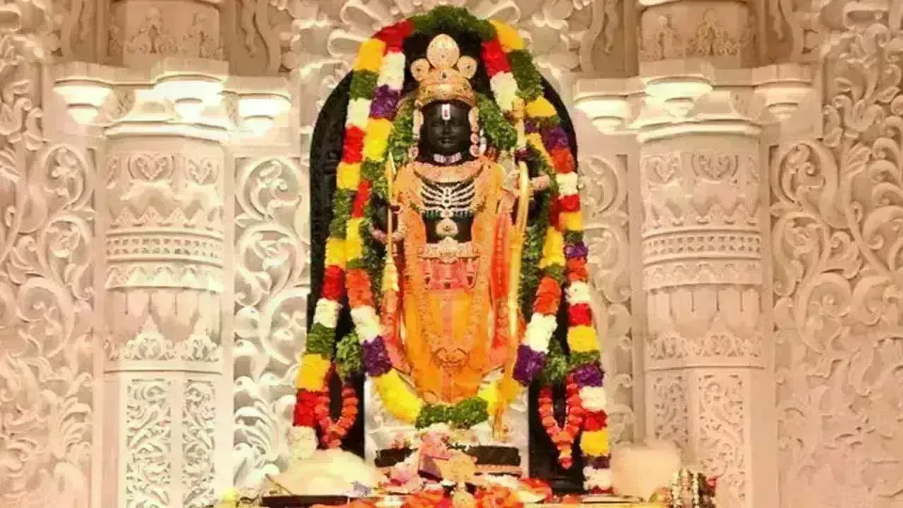 Dubbaka : అయోధ్య రామయ్య అలంకరణకు దుబ్బాక చేనేత వస్త్రం Dubbaka : అయోధ్య రామయ్య అలంకరణకు దుబ్బాక చేనేత వస్త్రం