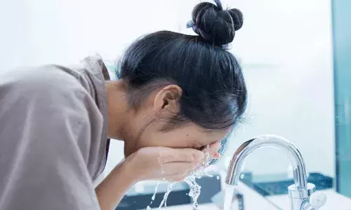ముఖం కడుక్కునే సమయంలో చేసే 3 తప్పులు..