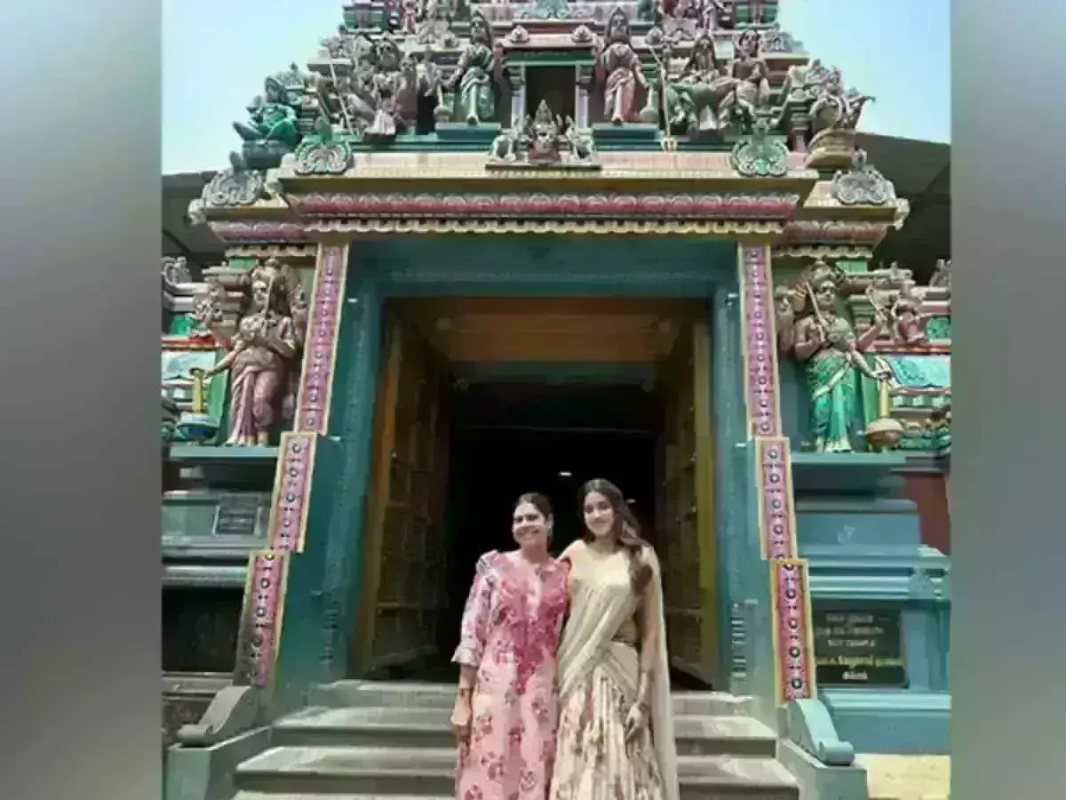 Chennai’s Muppathamman Temple : తల్లి ఫెవరేట్ ప్లేస్ సందర్శించిన జాన్వీ Chennai’s Muppathamman Temple : తల్లి ఫెవరేట్ ప్లేస్ సందర్శించిన జాన్వీ