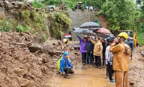 Cyclone Remal: రెమాల్ తుఫాను విధ్వంసం.. Cyclone Remal: రెమాల్ తుఫాను విధ్వంసం..