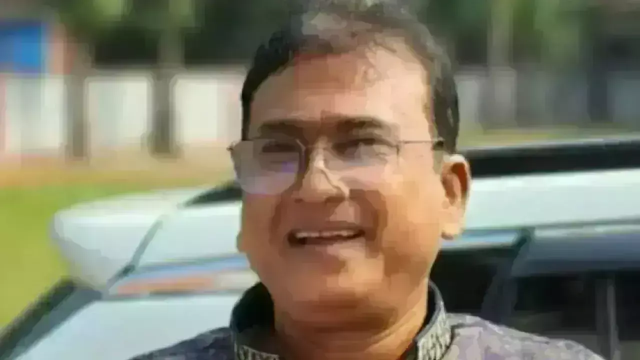 Bangla MP murder case: సెప్టిక్ ట్యాంకులో 3.50 కిలోల మాంసం ముద్దలు Bangla MP murder case: సెప్టిక్ ట్యాంకులో 3.50 కిలోల మాంసం ముద్దలు