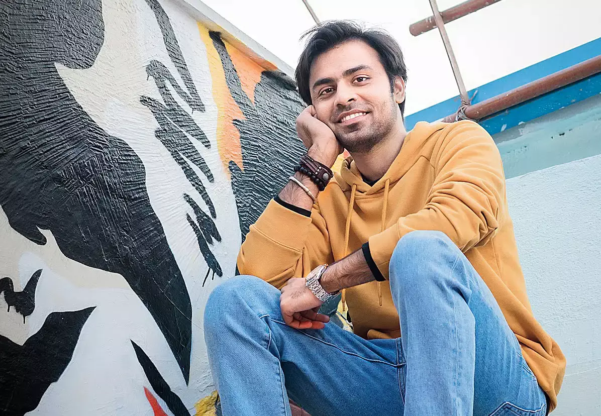 Panchayat 3: వెబ్ సిరీస్ హీరో కోసం 200కి.మీ. సైకిల్ తొక్కిన ఫ్యాన్