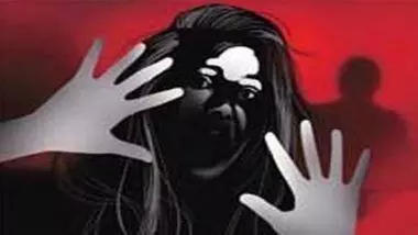Delhi: మహిళకు మత్తుమందు ఇచ్చి, అత్యాచారం చేసిన డ్రైవర్. Delhi: మహిళకు మత్తుమందు ఇచ్చి, అత్యాచారం చేసిన డ్రైవర్.