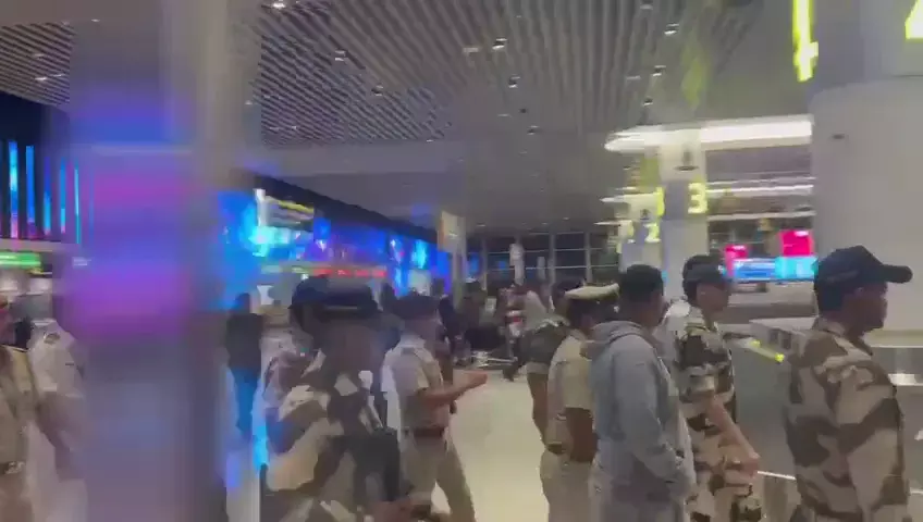 Prajawal Revanna : బెంగుళూరులో  ఎంపీ ప్రజ్వల్ రేవణ్ణ అరెస్ట్