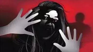 Delhi: మహిళకు మత్తుమందు ఇచ్చి, అత్యాచారం చేసిన డ్రైవర్. Delhi: మహిళకు మత్తుమందు ఇచ్చి, అత్యాచారం చేసిన డ్రైవర్.