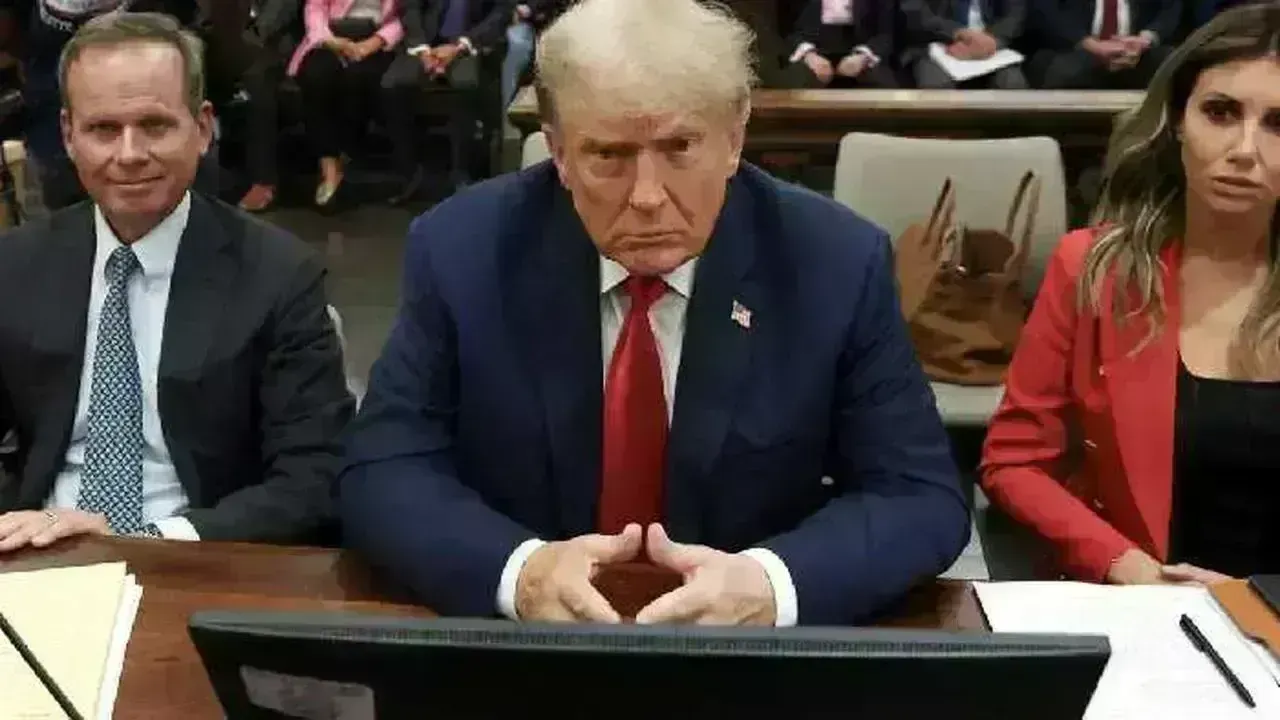 Donald Trump: డొనాల్డ్ ట్రంప్ దోషే,  34 కేసుల్లో న్యూయార్క్ కోర్టు చరిత్రాత్మక తీర్పు Donald Trump: డొనాల్డ్ ట్రంప్ దోషే,  34 కేసుల్లో న్యూయార్క్ కోర్టు చరిత్రాత్మక తీర్పు