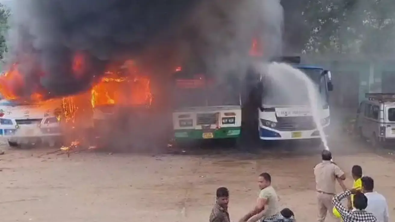 Odisha: బస్టాండులో దగ్ధమైన నాలుగు బస్సులు