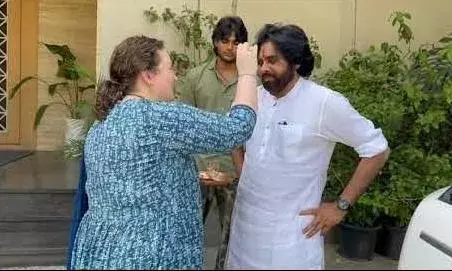 AP Election Results : ఎన్నికల్లో విజయం.. ఎమోషనల్ అయిన పవర్ స్టార్ వైఫ్.. వీడియో వైరల్ AP Election Results : ఎన్నికల్లో విజయం.. ఎమోషనల్ అయిన పవర్ స్టార్ వైఫ్.. వీడియో వైరల్