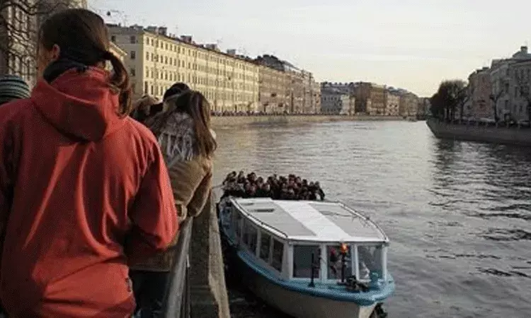 రష్యాలో వైద్య విద్యనభ్యసిస్తున్న నలుగురు భారతీయ విద్యార్ధులు.. నదిలో మునిగి మృతి