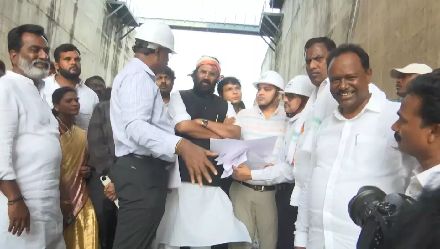 UTTHAM: మరమ్మతు పనులపై ఉత్తమ్ అసంతృప్తి UTTHAM: మరమ్మతు పనులపై ఉత్తమ్ అసంతృప్తి