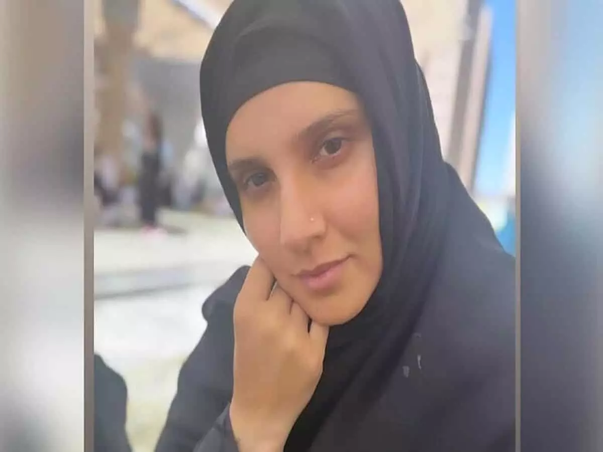 Haj Yatra : సౌదీ అరేబియాకు బయలుదేరిన సానియా మీర్జా Haj Yatra : సౌదీ అరేబియాకు బయలుదేరిన సానియా మీర్జా