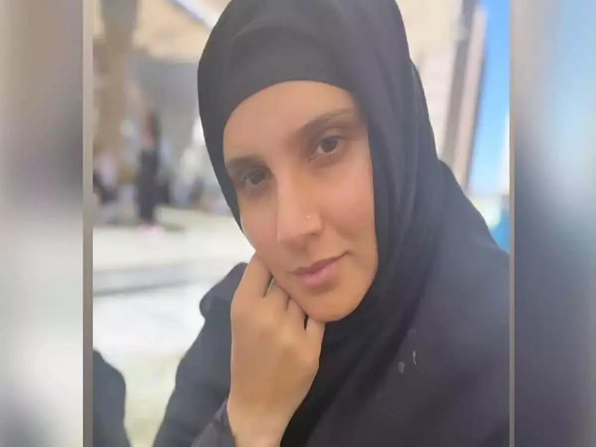 Haj Yatra : సౌదీ అరేబియాకు బయలుదేరిన సానియా మీర్జా Haj Yatra : సౌదీ అరేబియాకు బయలుదేరిన సానియా మీర్జా
