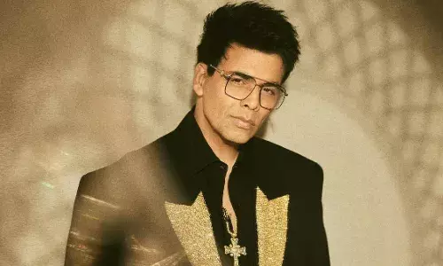 Karan Johar : తన పేరును అనధికారికంగా ఉపయోగించారంటూ కోర్టును ఆశ్రయించిన బాలీవుడ్ డైరెక్టర్ Karan Johar : తన పేరును అనధికారికంగా ఉపయోగించారంటూ కోర్టును ఆశ్రయించిన బాలీవుడ్ డైరెక్టర్