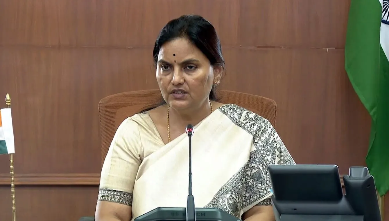 TG: తెలంగాణలో మహిళా శక్తి క్యాంటీన్లు TG: తెలంగాణలో మహిళా శక్తి క్యాంటీన్లు