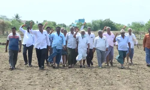 AP: ల్యాండ్ టైటిలింగ్ చట్టం రద్దుపై కొనసాగుతున్న సంబరాలు AP: ల్యాండ్ టైటిలింగ్ చట్టం రద్దుపై కొనసాగుతున్న సంబరాలు
