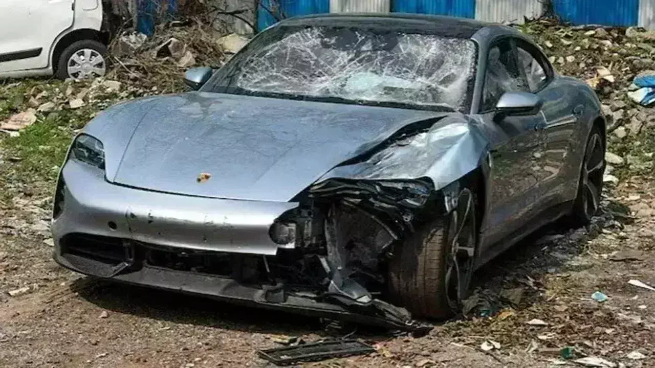 Pune car Accident: మైనర్కు బెయిల్ మంజూరులో వింతలెన్నో Pune car Accident: మైనర్కు బెయిల్ మంజూరులో వింతలెన్నో
