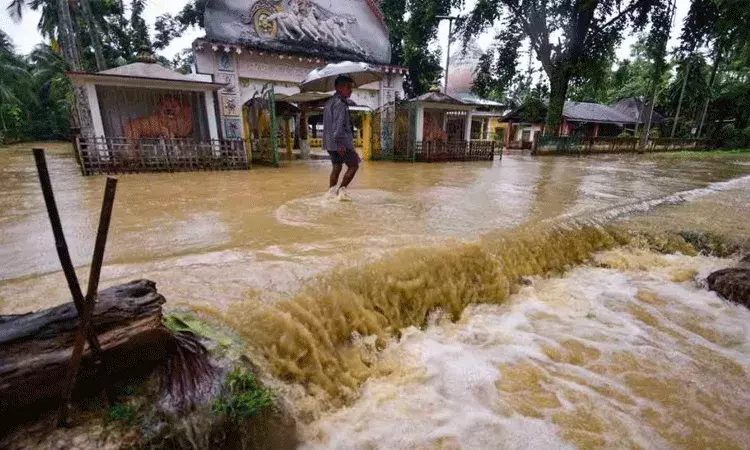 అస్సాంలో భారీ వర్షాలు.. కొండచరియలు విరిగిపడి 30 మంది మృతి