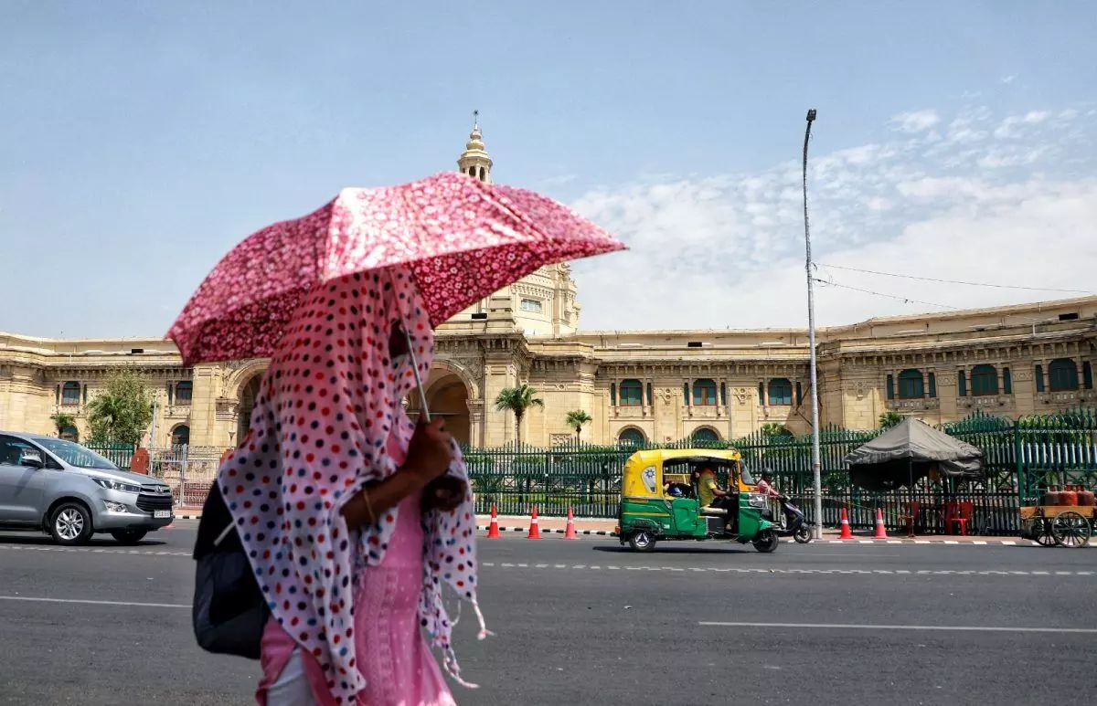 Heatwave warning: పలు రాష్ట్రాలకు హీట్వేవ్ హెచ్చరికలు జారీ Heatwave warning: పలు రాష్ట్రాలకు హీట్వేవ్ హెచ్చరికలు జారీ