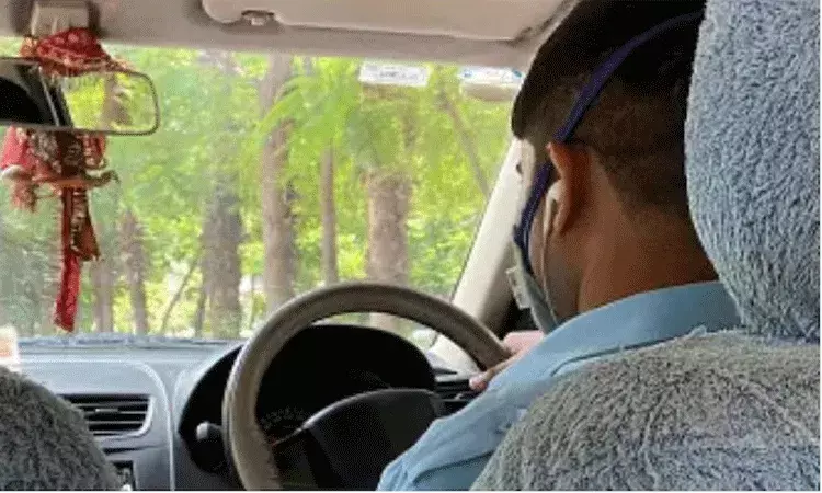 రోజుకు 3 నుంచి 4 వేలు సంపాదిస్తున్న క్యాబ్ డ్రైవర్.. నెటిజన్స్ షాక్ రోజుకు 3 నుంచి 4 వేలు సంపాదిస్తున్న క్యాబ్ డ్రైవర్.. నెటిజన్స్ షాక్