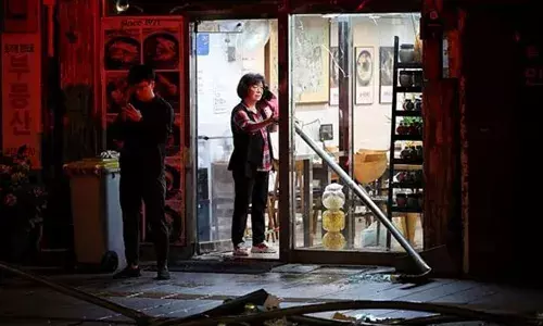 Road Accident : ఢీకొట్టిన కారు.. 9 మంది స్పాట్ డెడ్ Road Accident : ఢీకొట్టిన కారు.. 9 మంది స్పాట్ డెడ్