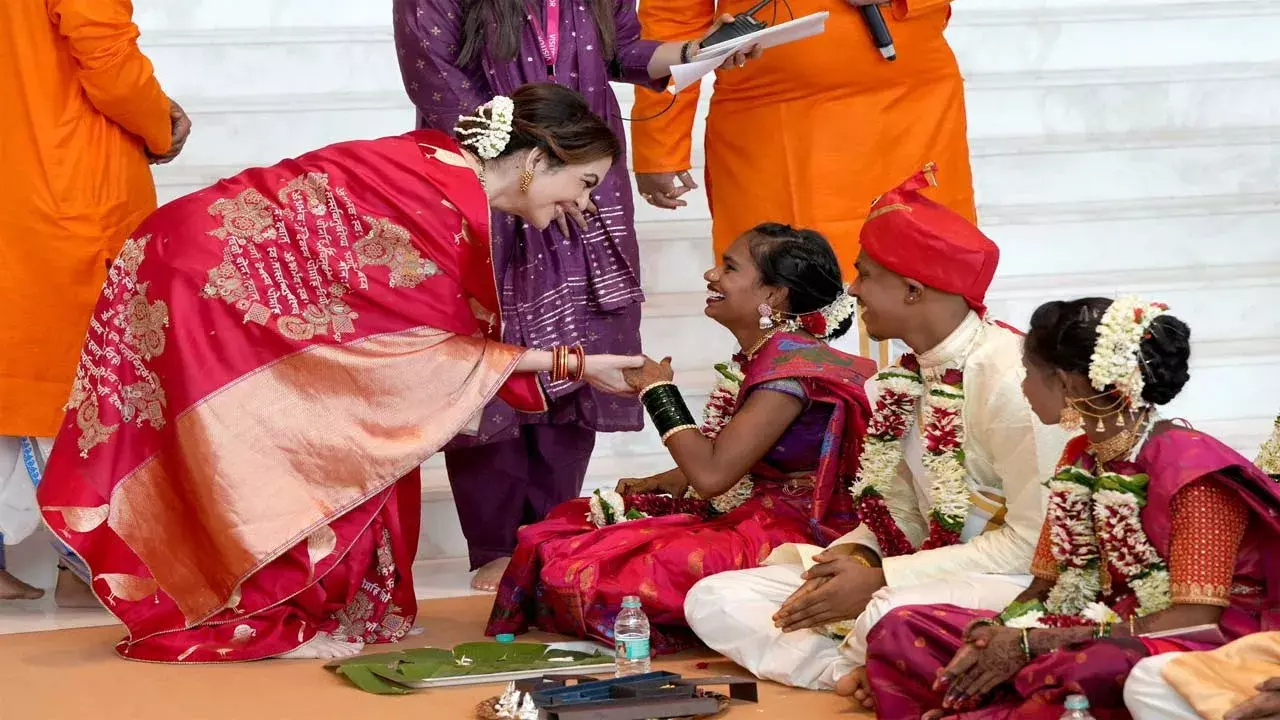 Ambani Family: 50 జంటలకు పెళ్లిళ్లు.. ఒక్కొక్కరికి రూ.1 లక్ష..
