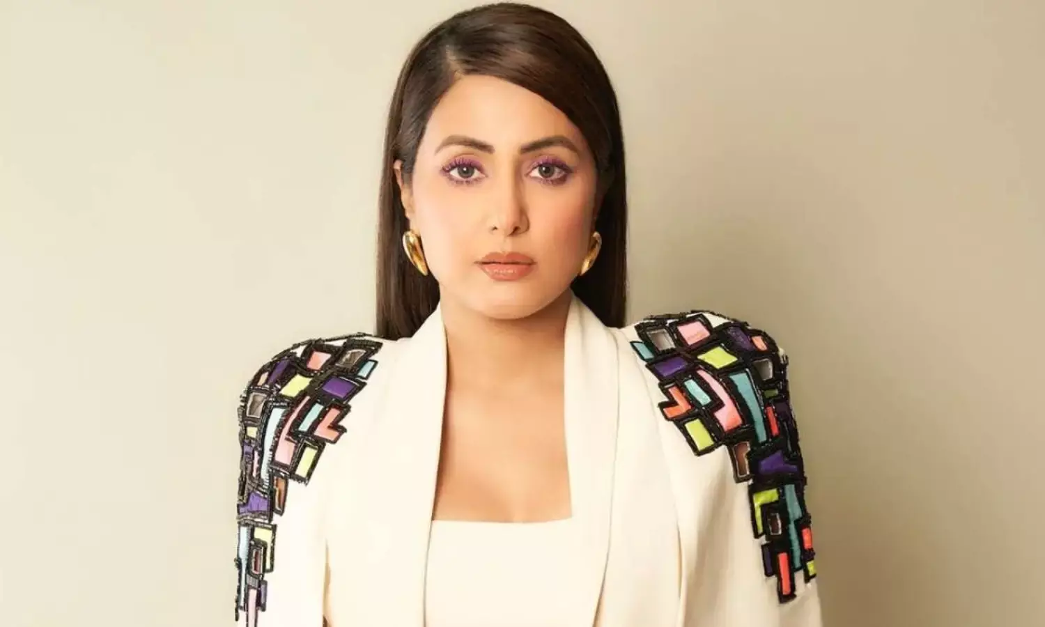 Hina Khan : రొమ్ము క్యాన్సర్ నిర్ధారణ తర్వాత స్ఫూర్తిదాయకమైన పోస్ట్ చేసిన బాలీవుడ్ నటి Hina Khan : రొమ్ము క్యాన్సర్ నిర్ధారణ తర్వాత స్ఫూర్తిదాయకమైన పోస్ట్ చేసిన బాలీవుడ్ నటి
