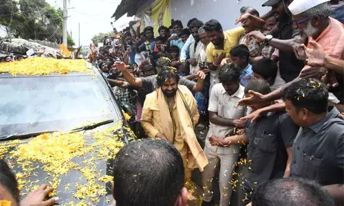Pawan Kalyan: ఉప్పాడ తీరాన్ని పరిశీలించిన డిప్యూటీ సీఎం పవన్ కల్యాణ్ Pawan Kalyan: ఉప్పాడ తీరాన్ని పరిశీలించిన డిప్యూటీ సీఎం పవన్ కల్యాణ్