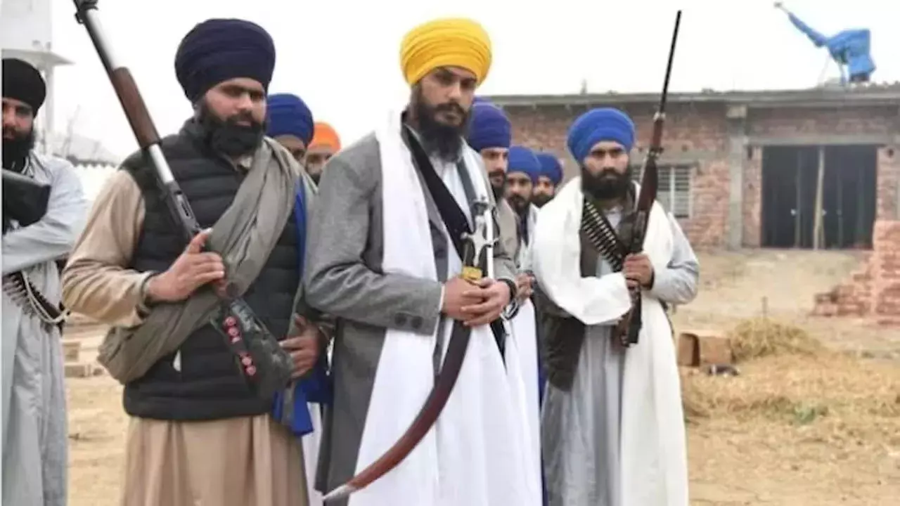 Amritpal singh:  ఎంపీగా అమృతపాల్ సింగ్ ప్రమాణస్వీకారం. Amritpal singh:  ఎంపీగా అమృతపాల్ సింగ్ ప్రమాణస్వీకారం.