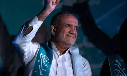 ఇరాన్ ప్రెసిడెంట్ గా ఎన్నికైన 69 ఏళ్ల హార్ట్ సర్జన్ మసౌద్ పెజెష్కియాన్‌