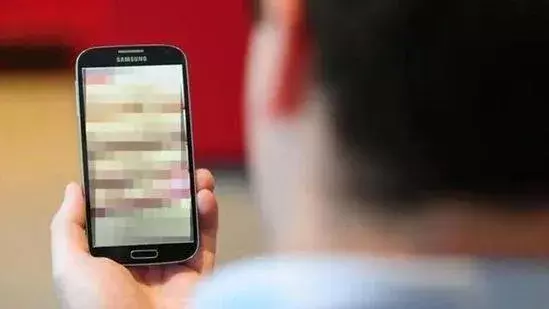 Porn Passport: స్పెయిన్ లో పోర్న్ పాస్ పోర్ట్.. 18 ఏండ్లు నిండిన వారికి మాత్రమే.. Porn Passport: స్పెయిన్ లో పోర్న్ పాస్ పోర్ట్.. 18 ఏండ్లు నిండిన వారికి మాత్రమే..