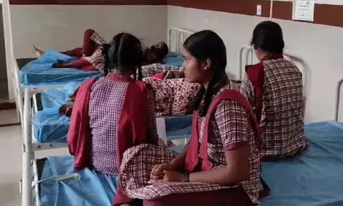 Telangana: హాస్టల్‌ అల్పాహారంలో బల్లి .. 35 మంది విద్యార్థులకు అస్వస్థత