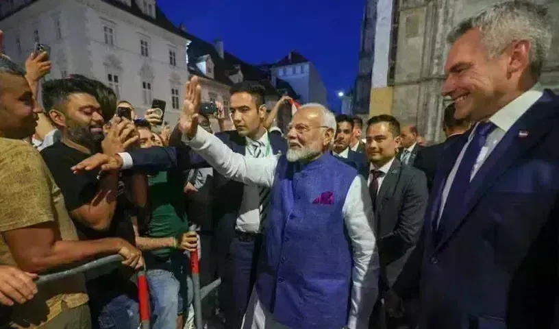 PM Modi: యుద్ధానికిది సమయం కాదు PM Modi: యుద్ధానికిది సమయం కాదు