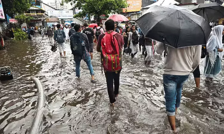 ముంబై వర్షం.. 3 నుండి 4 రోజుల వరకు నగరంలో ఎల్లో అలర్ట్ ముంబై వర్షం.. 3 నుండి 4 రోజుల వరకు నగరంలో ఎల్లో అలర్ట్