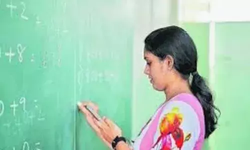 DSC: నేటి నుంచే డీఎస్సీ హాల్టికెట్లు DSC: నేటి నుంచే డీఎస్సీ హాల్టికెట్లు