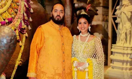 Anant Ambani-Radhika Merchants Wedding : వివాహ అతిథులకు 100 ప్రైవేట్ జెట్లు, 3 ఫాల్కన్-2000 విమానాలతో స్వాగతం Anant Ambani-Radhika Merchants Wedding : వివాహ అతిథులకు 100 ప్రైవేట్ జెట్లు, 3 ఫాల్కన్-2000 విమానాలతో స్వాగతం